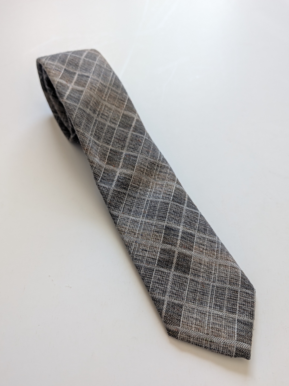 Vintage 1960s The Wolf Den Plaid Tweed Slim Tie
